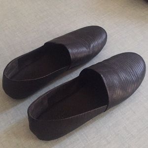 NWOT Vince Bogart leather flats- size 7.5/37.5